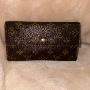 LV long wallet